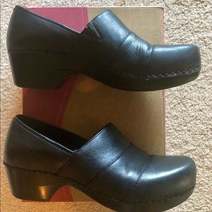Women’s Dansko clogs
